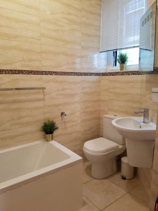 Cozy Flat, 5 Minute Walk To Oxford Circus Apartment Londra Exterior foto