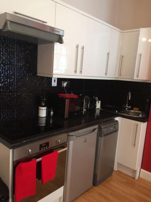 Cozy Flat, 5 Minute Walk To Oxford Circus Apartment Londra Exterior foto